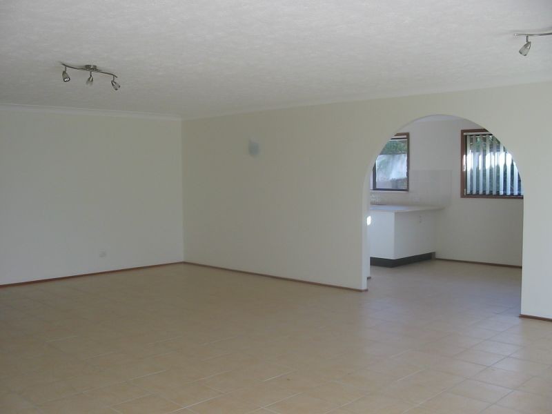 12 River Crescent, Broadbeach Waters QLD 4218