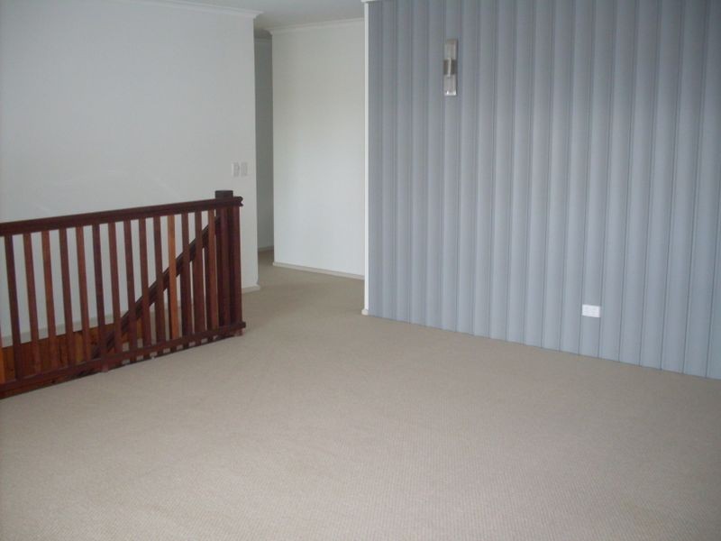 61 Dunkeith Avenue, Benowa QLD 4217