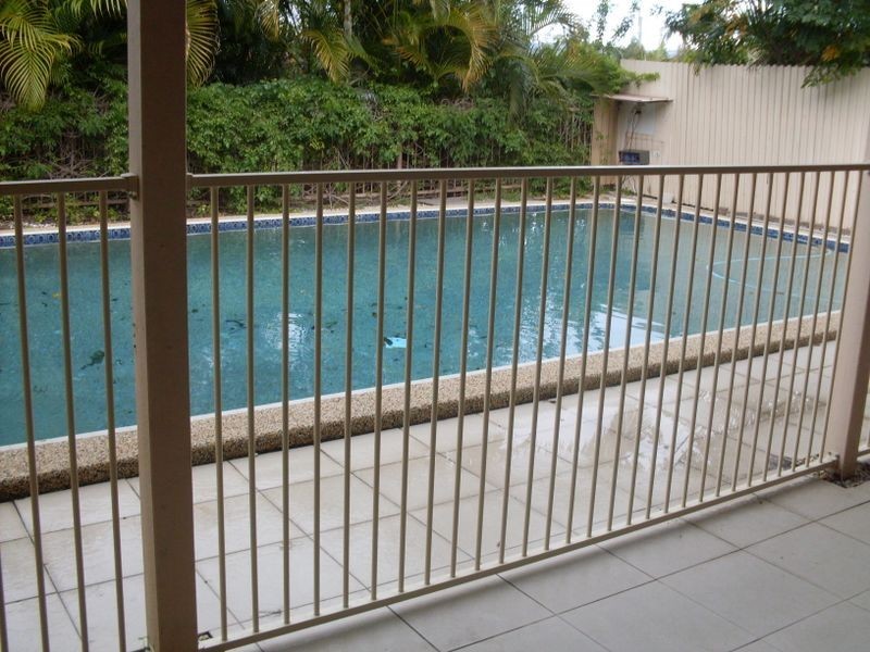 61 Dunkeith Avenue, Benowa QLD 4217