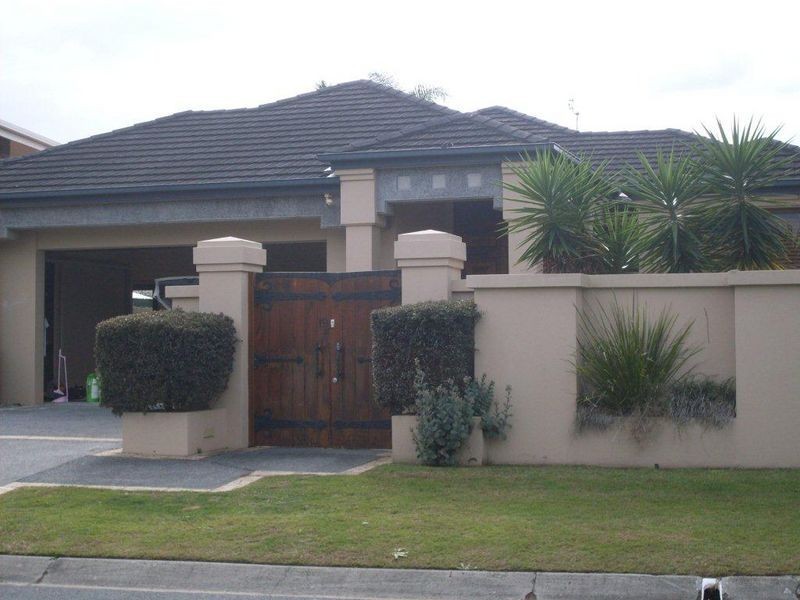 19 Argyle Crescent, Sorrento QLD 4217