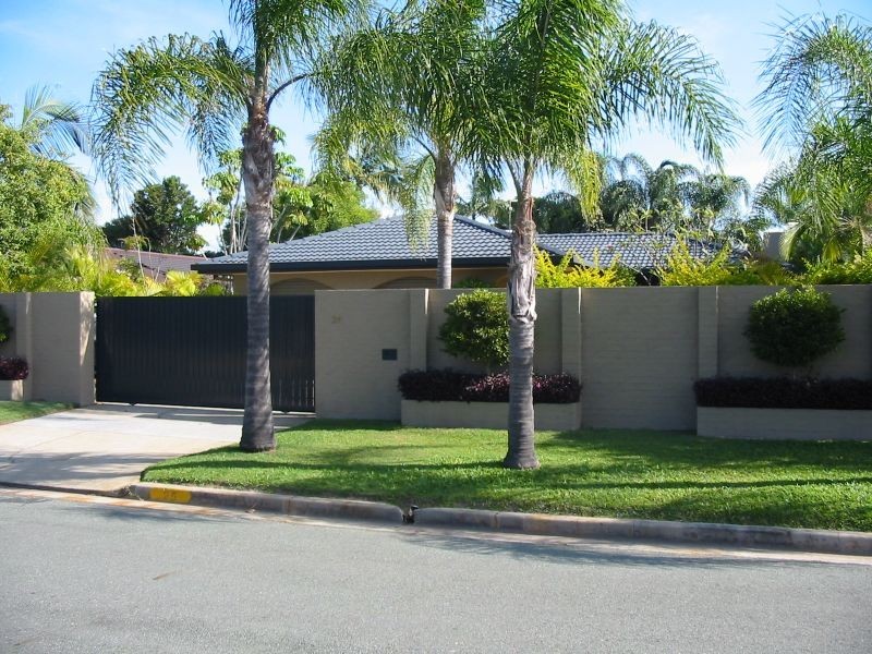 25 McIlwraith Avenue, Sorrento QLD 4217