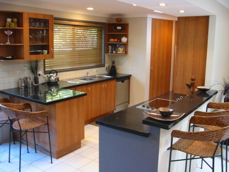 25 McIlwraith Avenue, Sorrento QLD 4217