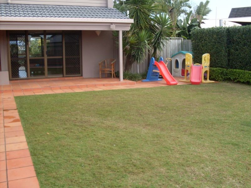 30 Blair Athol Crescent, Sorrento QLD 4217