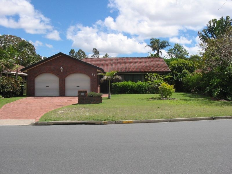 39 Marbella Drive, Benowa QLD 4217