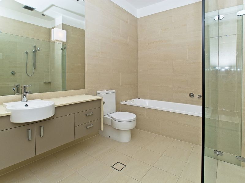 103/252 Hedges Avenue, Mermaid Beach QLD 4218