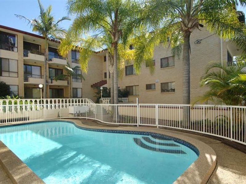 8/26 Stanhill Drive, Chevron Island QLD 4217