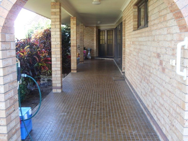 2 Saywell Street, Sorrento QLD 4217