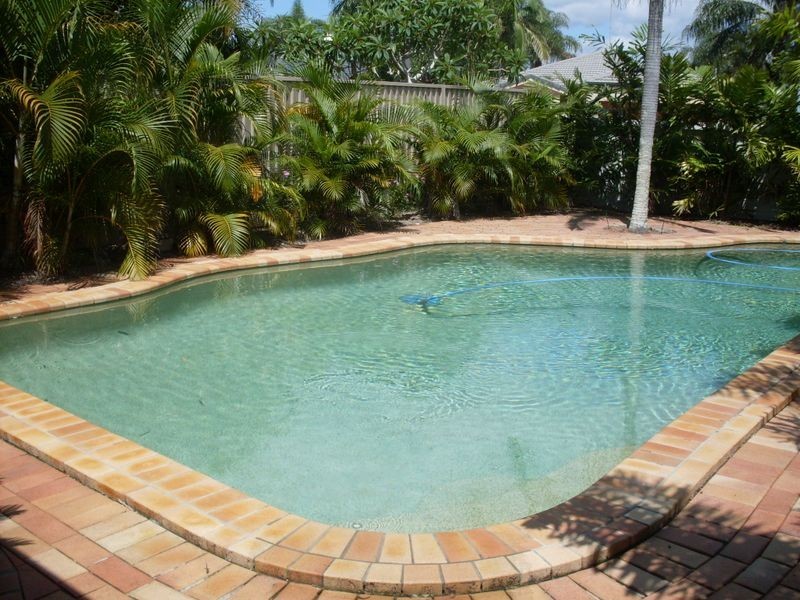 78 Boomerang Crescent, Sorrento QLD 4217