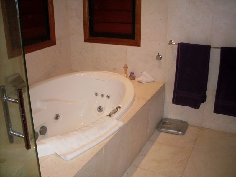 10 St Pauls Place, Surfers Paradise QLD 4217