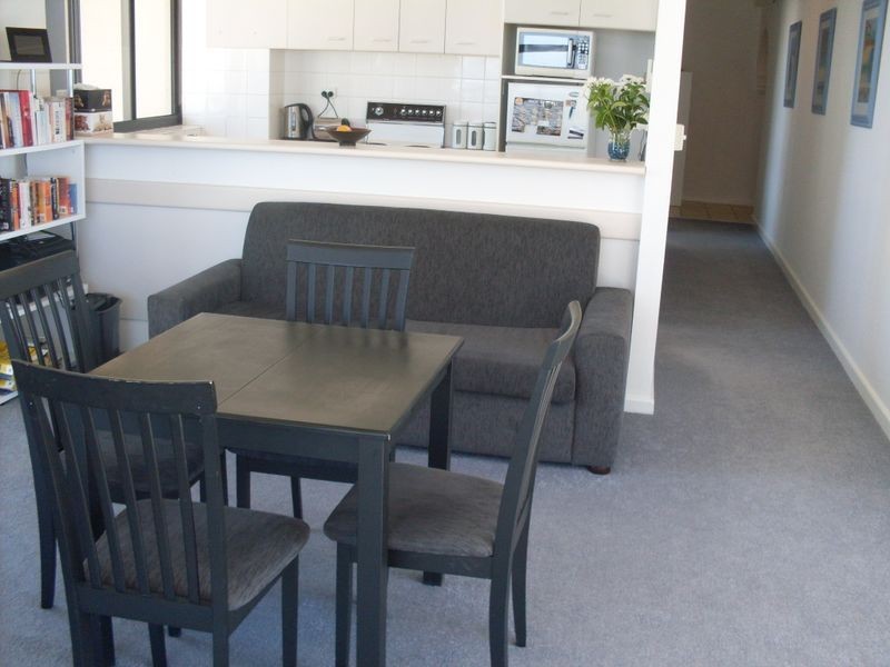 18 Hanlan Street, Surfers Paradise QLD 4217