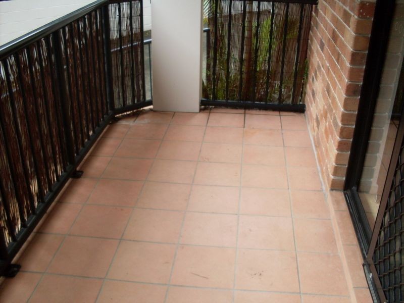 4 Waverley Street, Southport QLD 4215