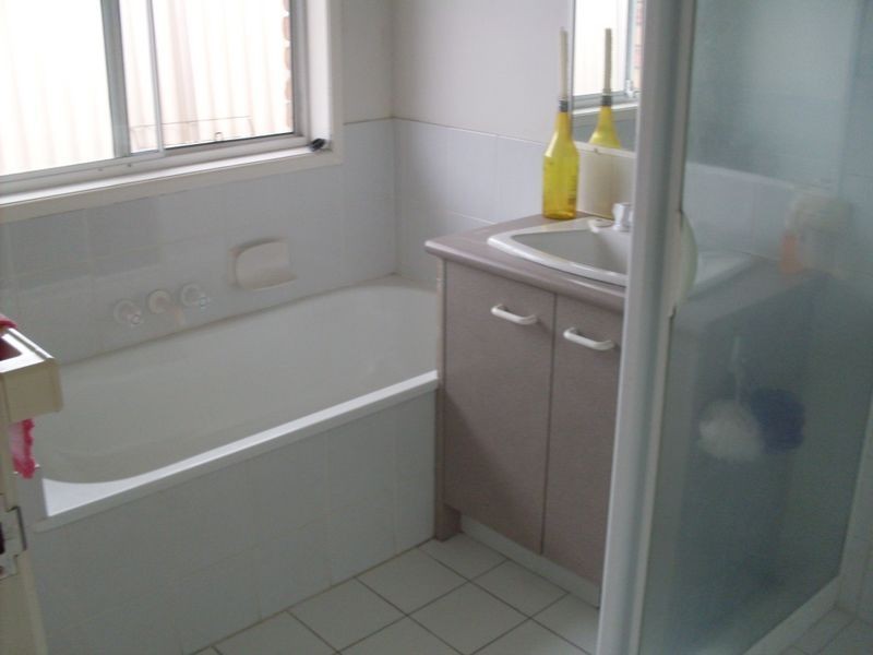 9 Henry Cotton Drive, Parkwood QLD 4214