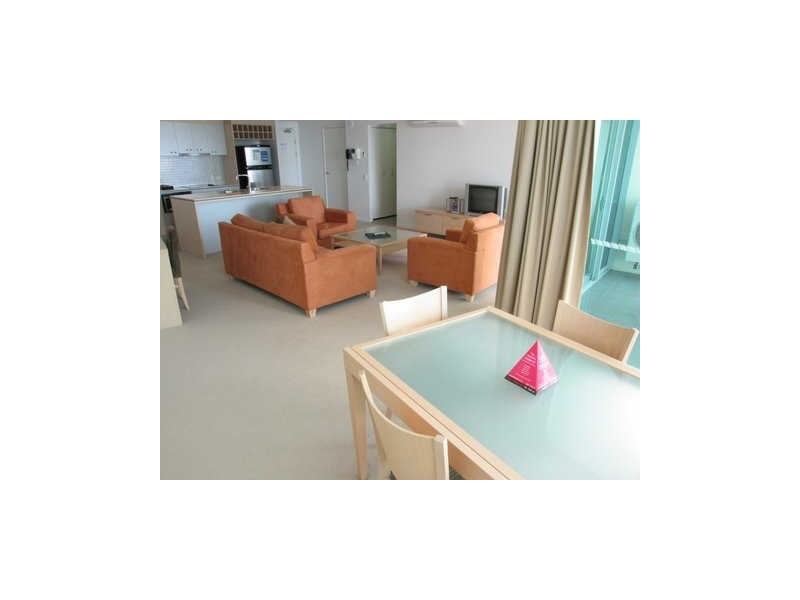 1006/2893 Gold Coast Highway & Fern Street, Surfers Paradise QLD 4217