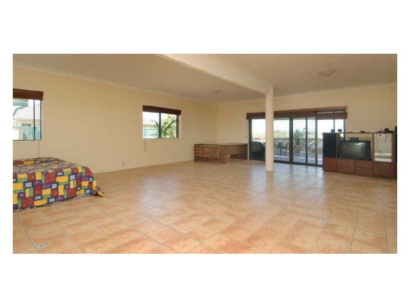 11 Maryland Avenue, Carrara QLD 4211