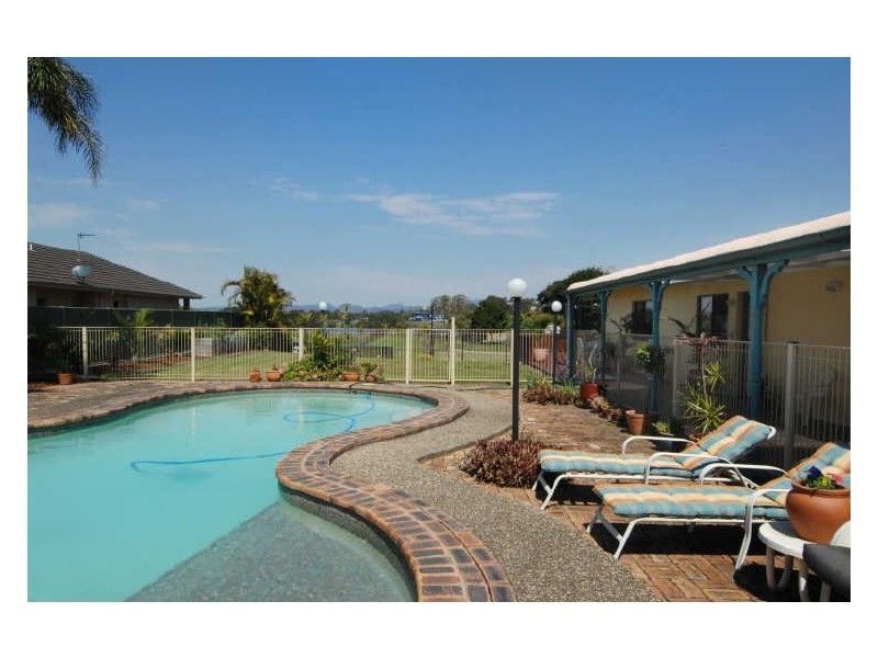 11 Maryland Avenue, Carrara QLD 4211