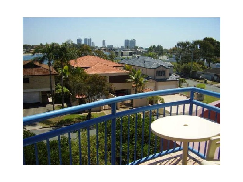 Chevron Island QLD 4217