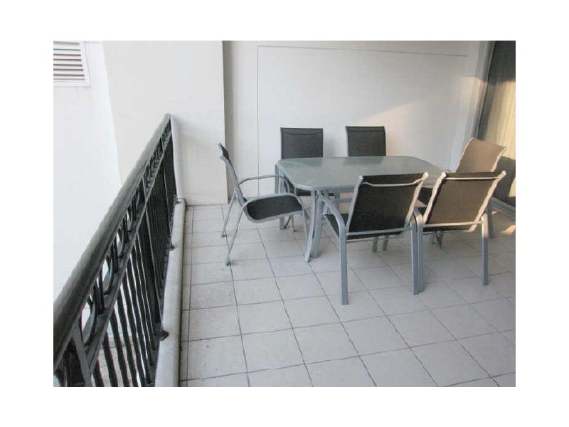 2011/23 Ferny Avenue, Surfers Paradise QLD 4217