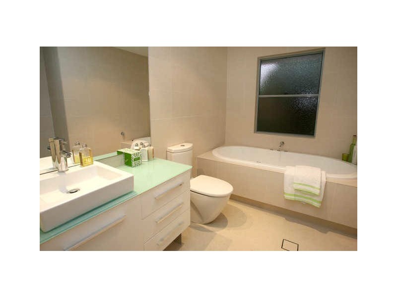 Broadbeach Waters QLD 4218