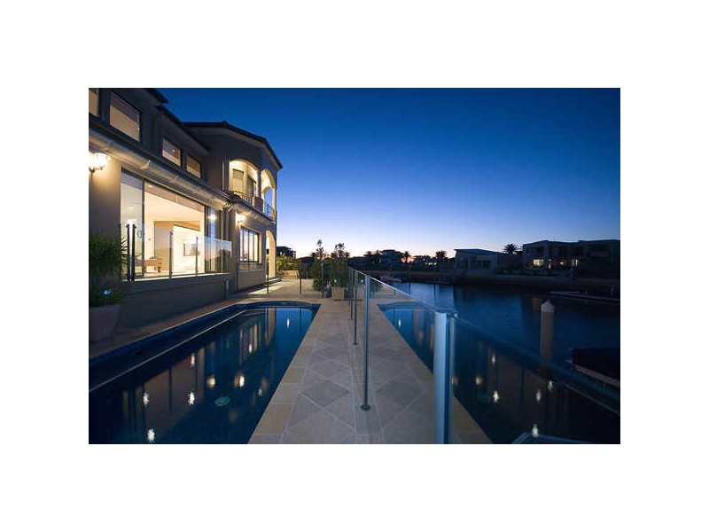 Paradise Point QLD 4216