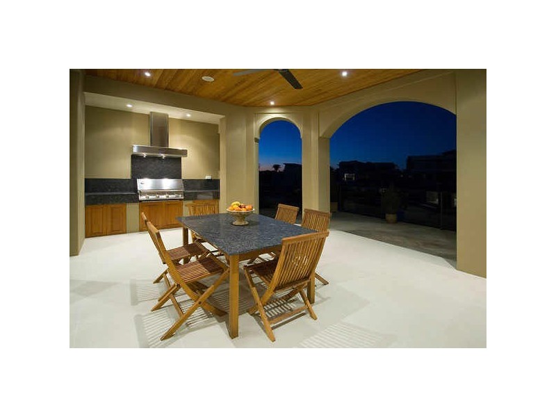 Paradise Point QLD 4216