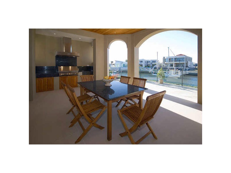 Paradise Point QLD 4216