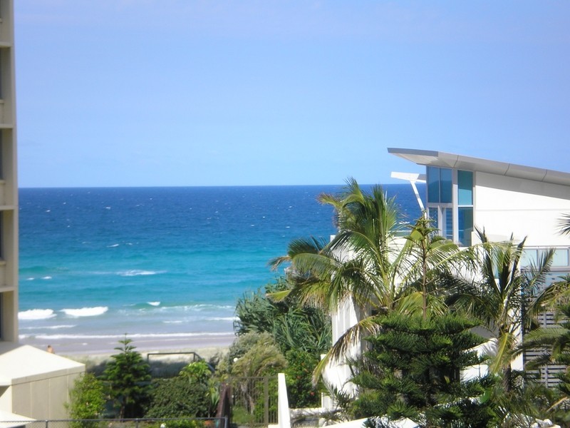 28 Northcliffe Terrace, Surfers Paradise QLD 4217