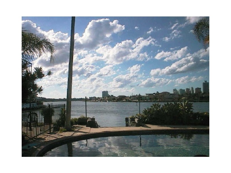 2/107 Stanhill Drive, Surfers Paradise QLD 4217