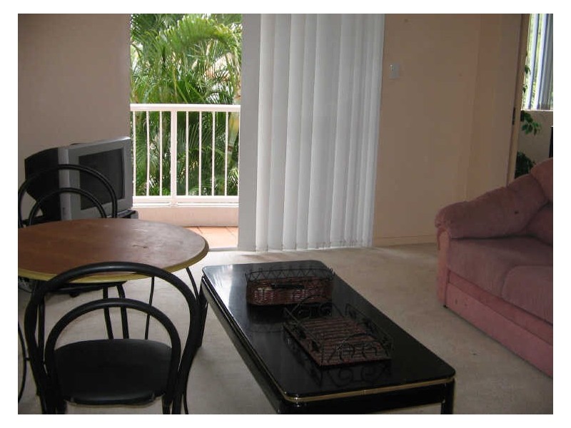 9/25 Darrambal Street, Chevron Island QLD 4217