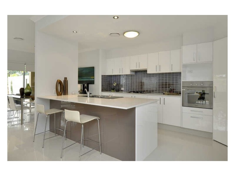 8003A & 80 Vista Drive, Benowa QLD 4217