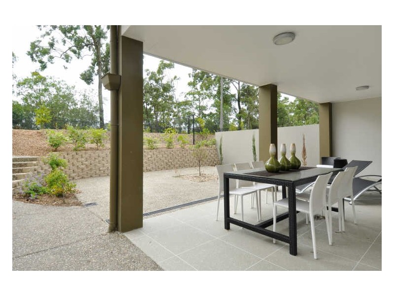 8003A & 80 Vista Drive, Benowa QLD 4217