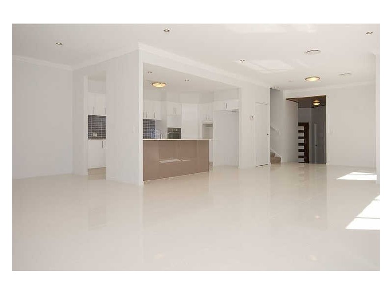 8003A & 80 Vista Drive, Benowa QLD 4217