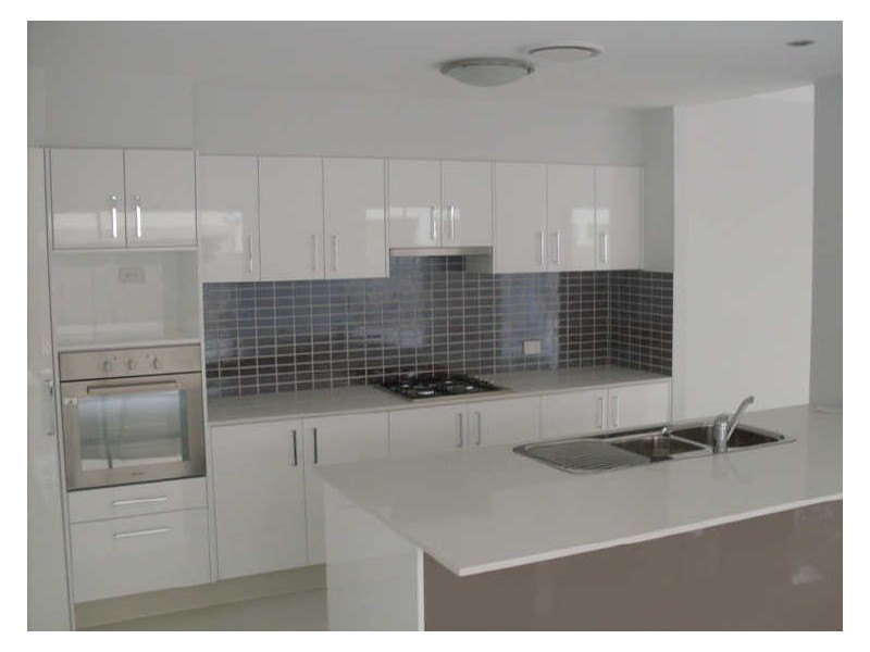 8003A & 80 Vista Drive, Benowa QLD 4217