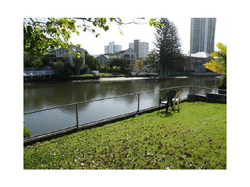 9/14 Paradise Island, Surfers Paradise QLD 4217