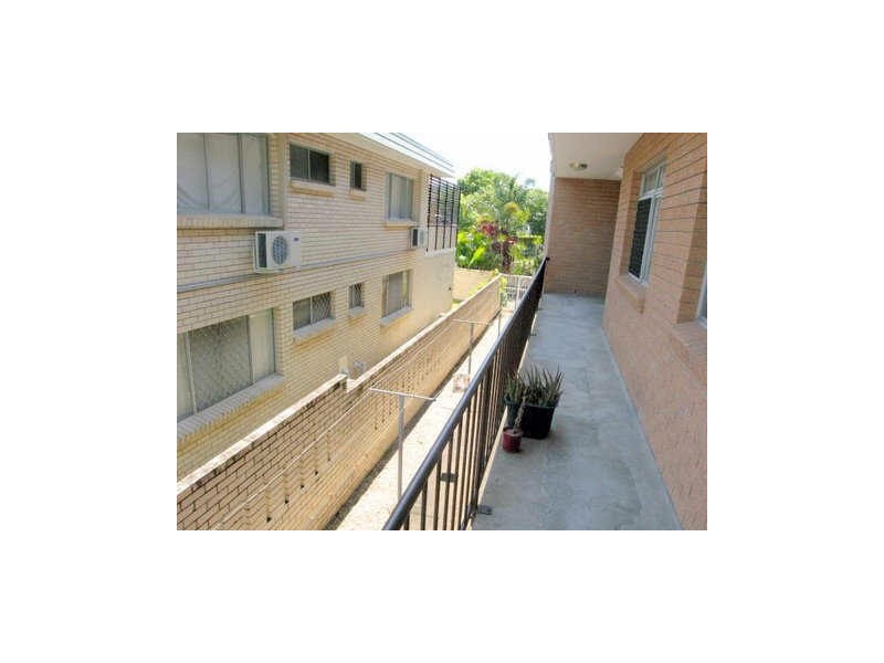 4/23 Genoa Street, Surfers Paradise QLD 4217