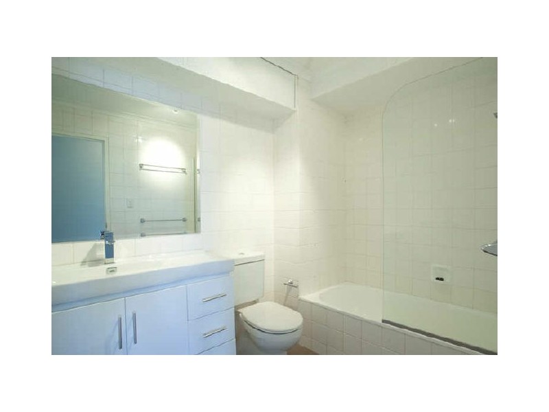 2H/33 Thornton Street, Surfers Paradise QLD 4217