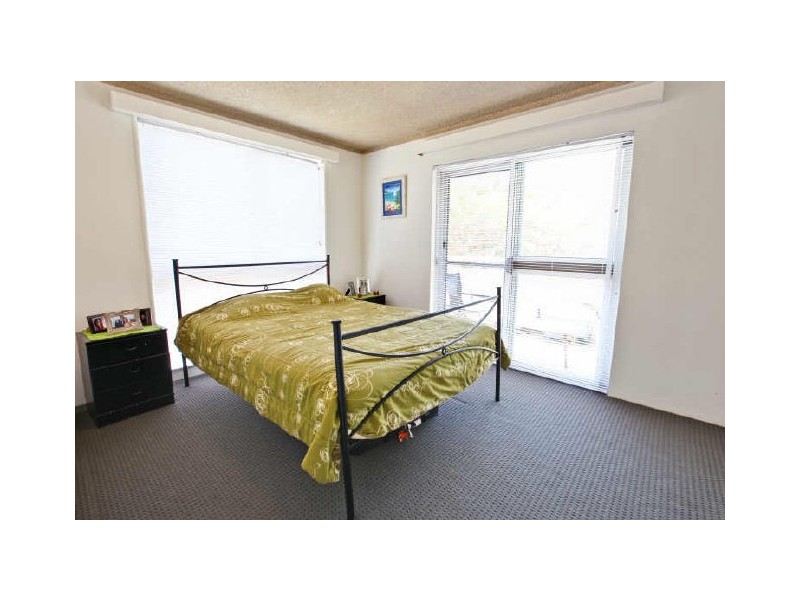 4/124 Surf Parade, Broadbeach QLD 4218