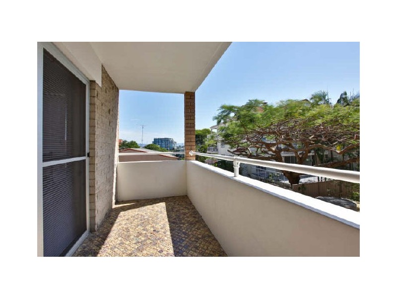 4/124 Surf Parade, Broadbeach QLD 4218