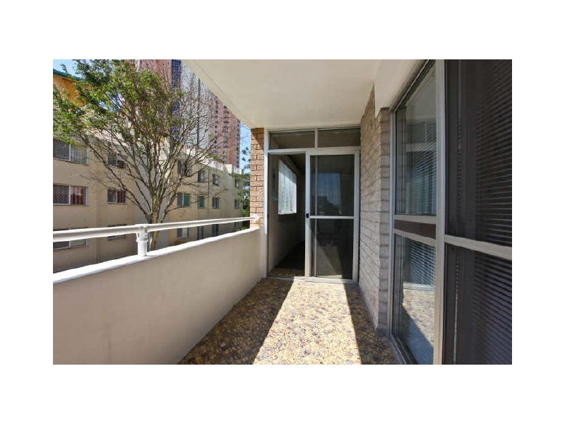 4/124 Surf Parade, Broadbeach QLD 4218