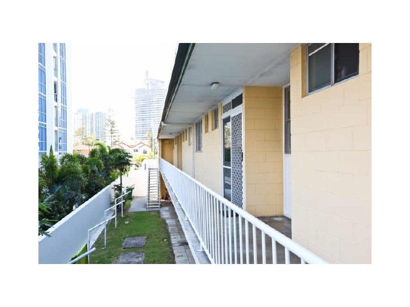 7/22 Mary Avenue, Broadbeach QLD 4218