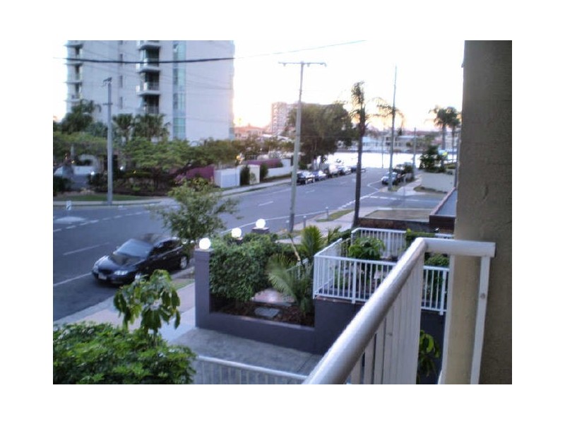 9/33 Cypress Street, Surfers Paradise QLD 4217