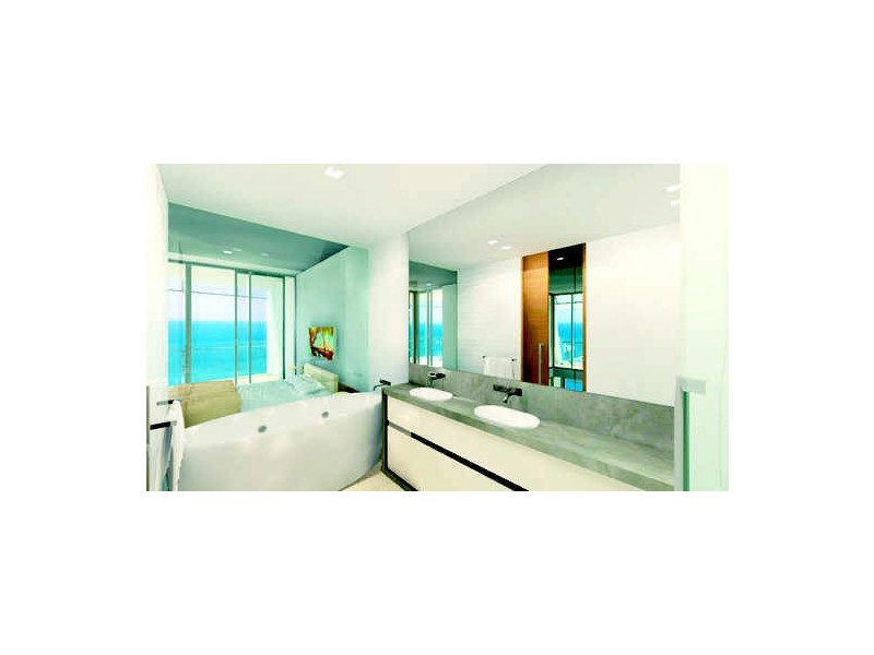 4-14 The Esplanade, Surfers Paradise QLD 4217