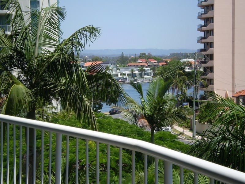 14/19 Riverview Parade, Surfers Paradise QLD 4217