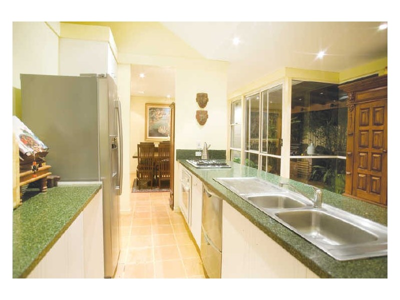 2/45 Cronin Avenue, Main Beach QLD 4217