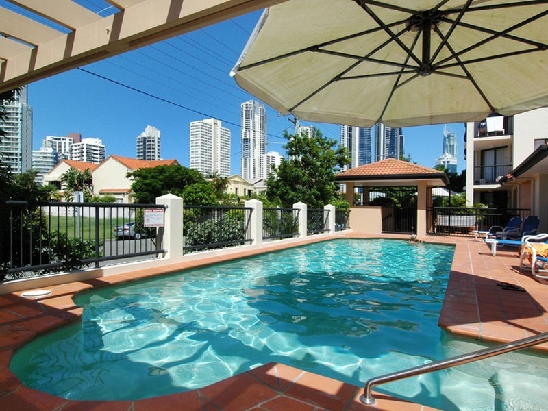4/48 Stanhill Drive, Chevron Island QLD 4217