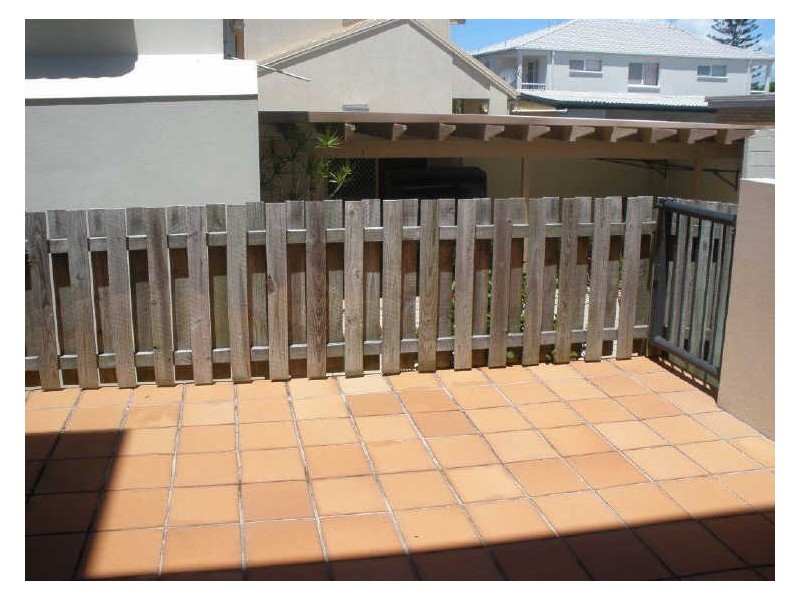 4/48 Stanhill Drive, Chevron Island QLD 4217