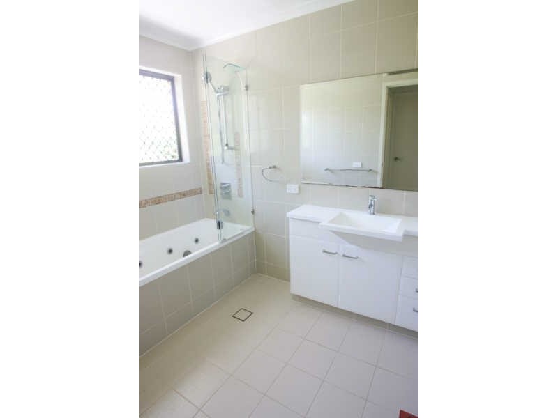 1/43 Morinda Way, Labrador QLD 4215