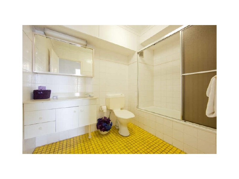 7B/33 Thornton Street, Surfers Paradise QLD 4217