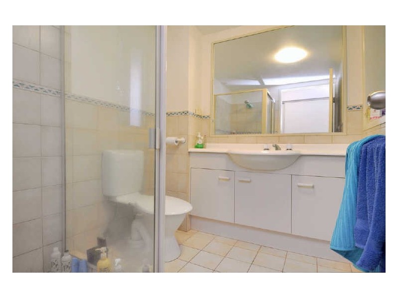 8/9 Stanhill Drive, Chevron Island QLD 4217