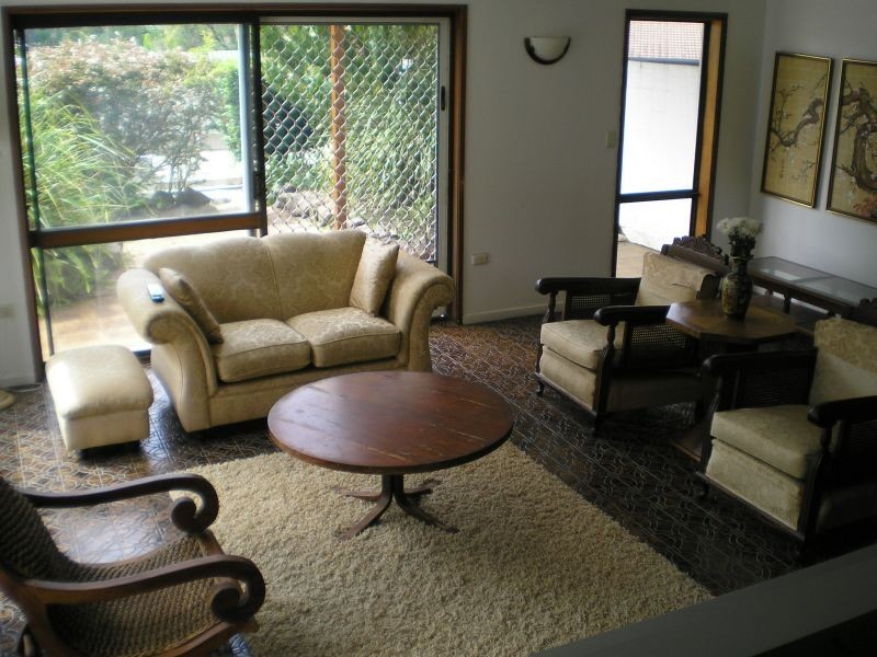 4 Jilpangi Crescent, Ashmore QLD 4214