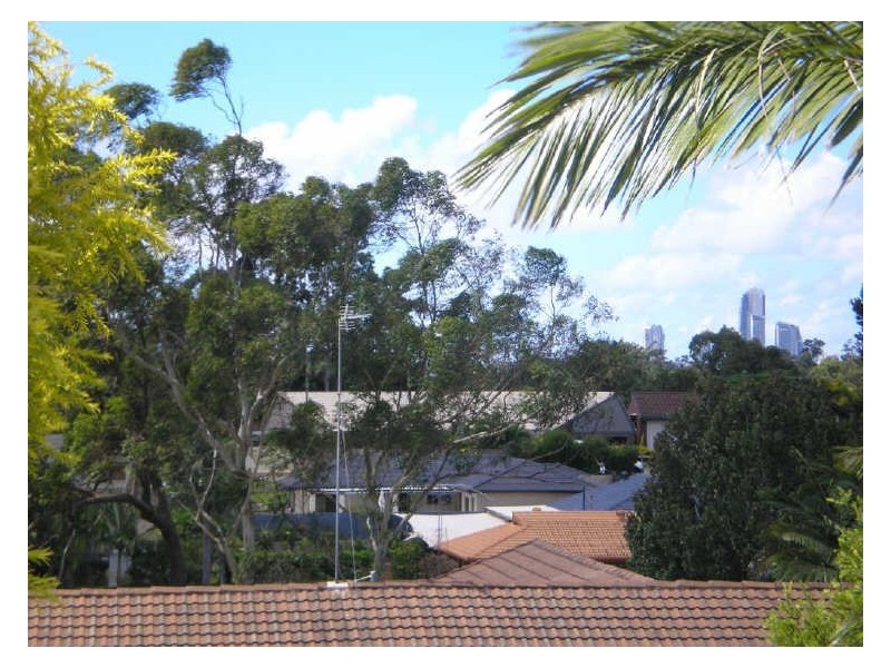 4 Jilpangi Crescent, Ashmore QLD 4214